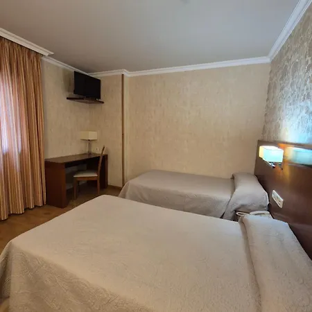 Hotel Hhb Pontevedra Confort Exterior photo