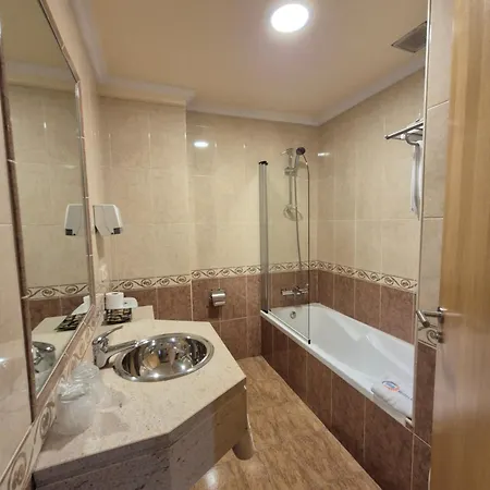Hotel Hhb Pontevedra Confort Exterior photo