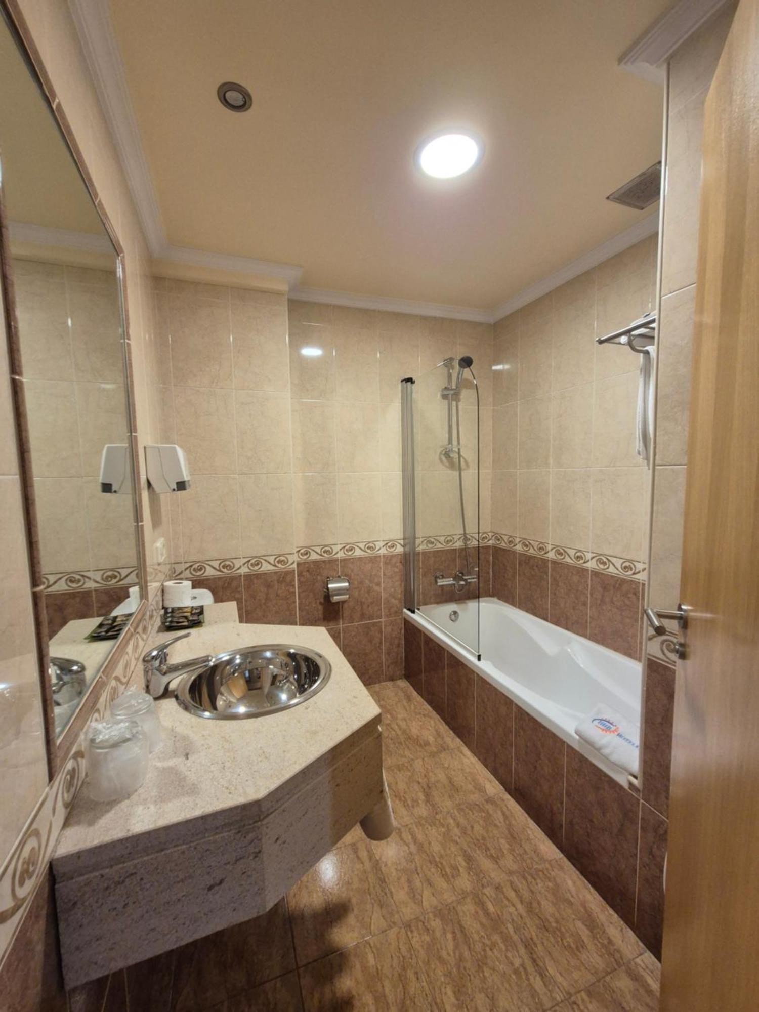 Hotel Hhb Confort *